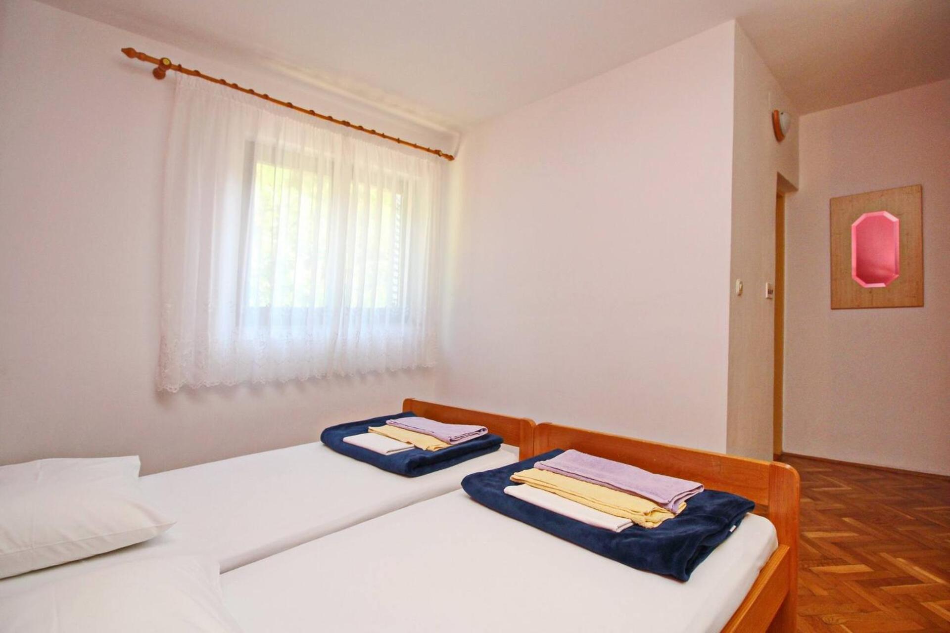 Apartments Karamarko Baška Buitenkant foto